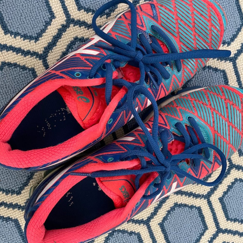 Asics Women's Gel Kinsei Running Shoes Size 9